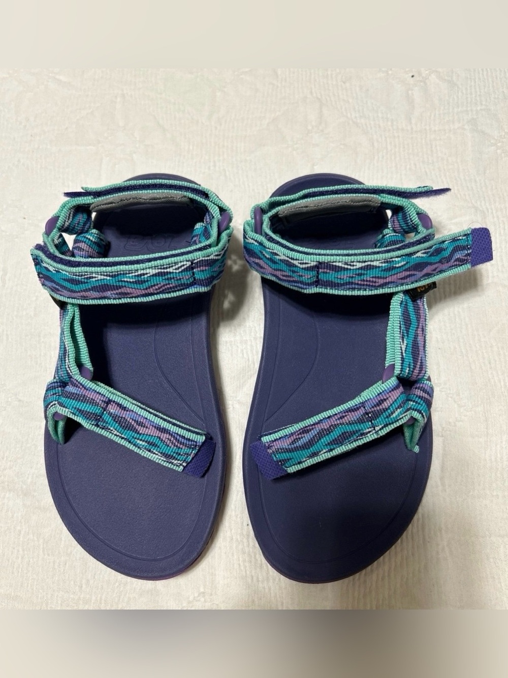Teva sandals for girls, Size 13, Color Purple, Semi New.